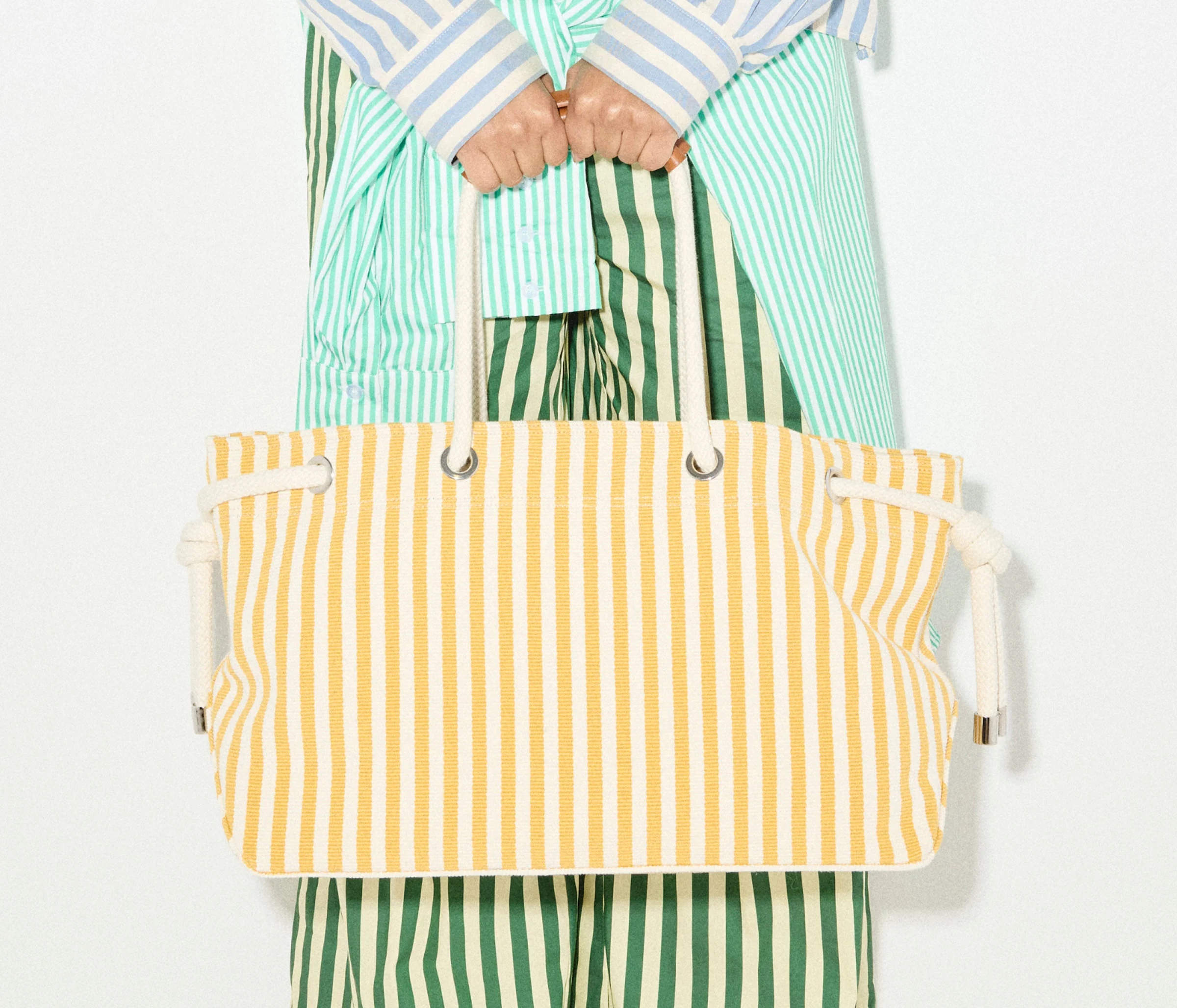 BIRDIE CANVAS TOTE - Image 2