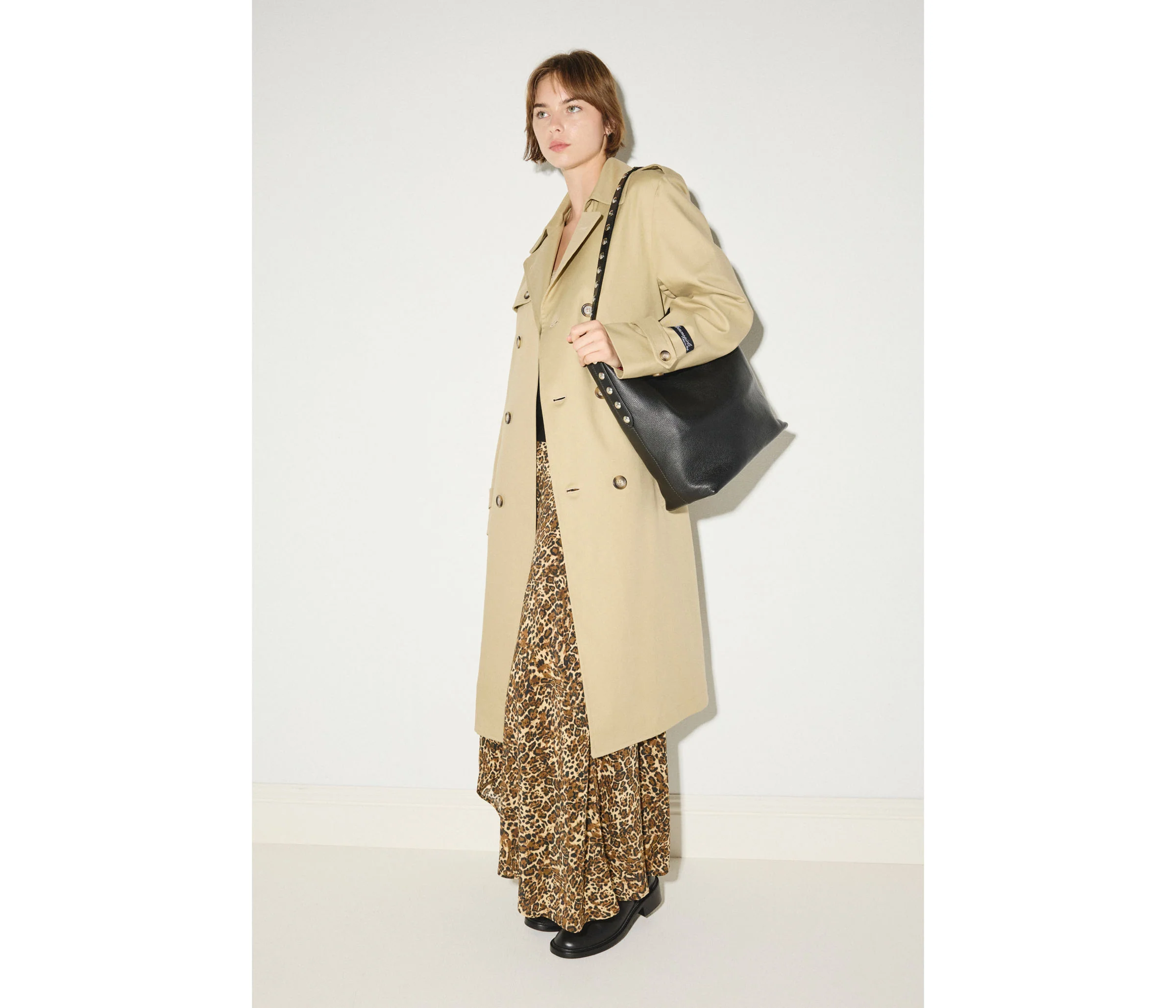 CALA STUDDED TOTE - Image 6