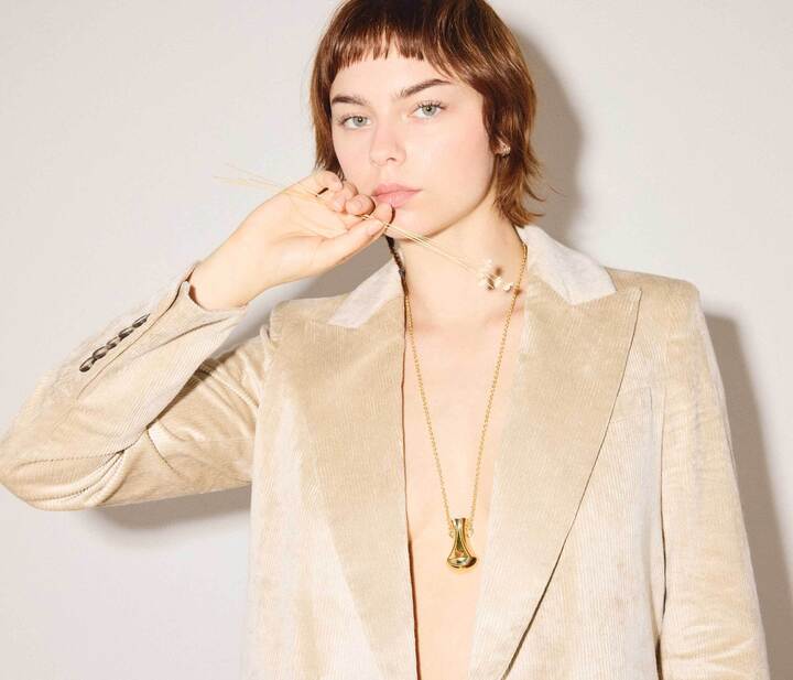 FRĒDA x MONBOUQUETTE Vase Pendant Necklace - Image 4